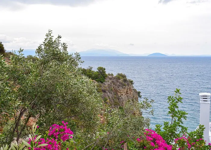 Muses Seaside Aparthotel