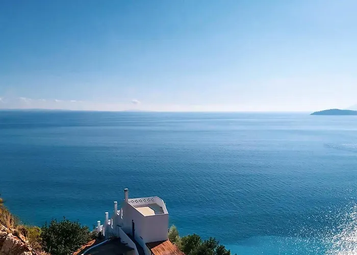 Muses Seaside Aparthotel