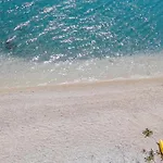 Muses Seaside شقة فندقية