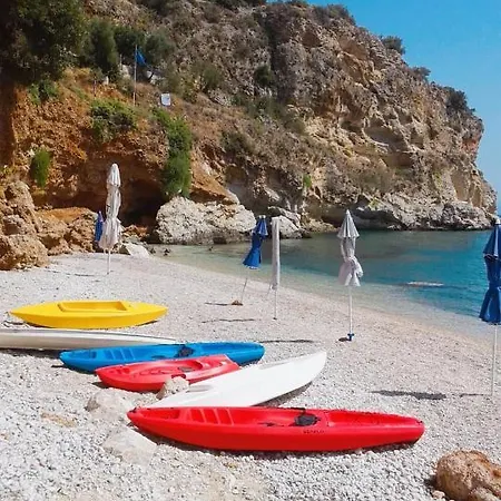Ξενοδοχείο με διαμερίσματα Muses Seaside
