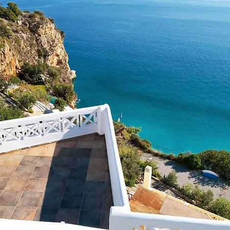 Muses Seaside Apartahotel 4*