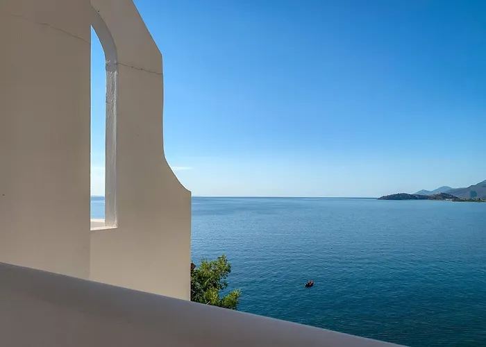 Muses Seaside Parálion Ástros