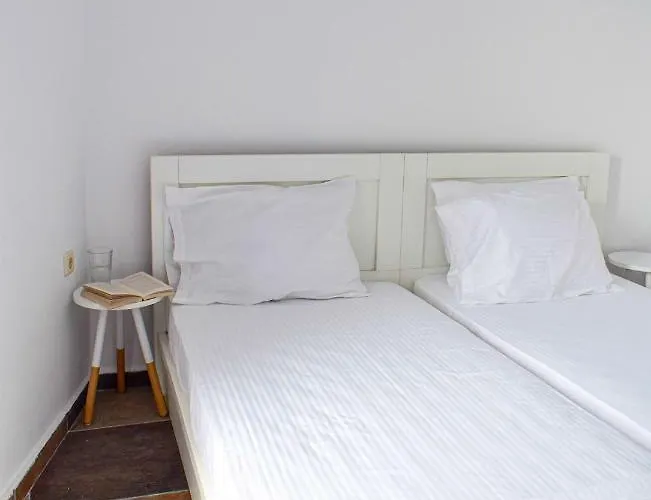 Muses Seaside Parálion Ástros