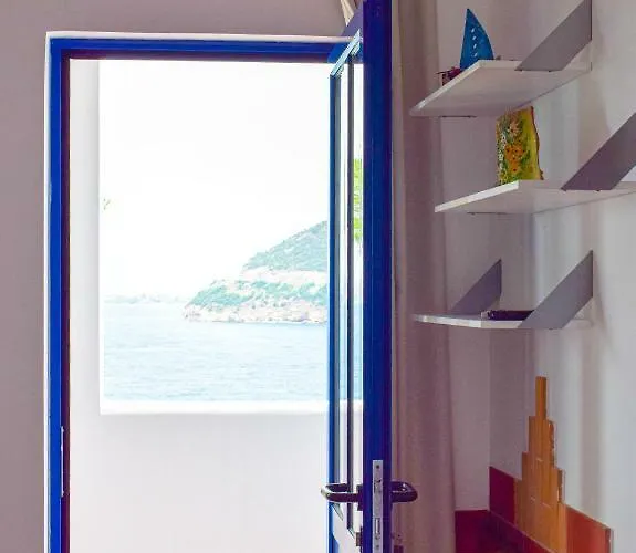 Muses Seaside アパートホテル