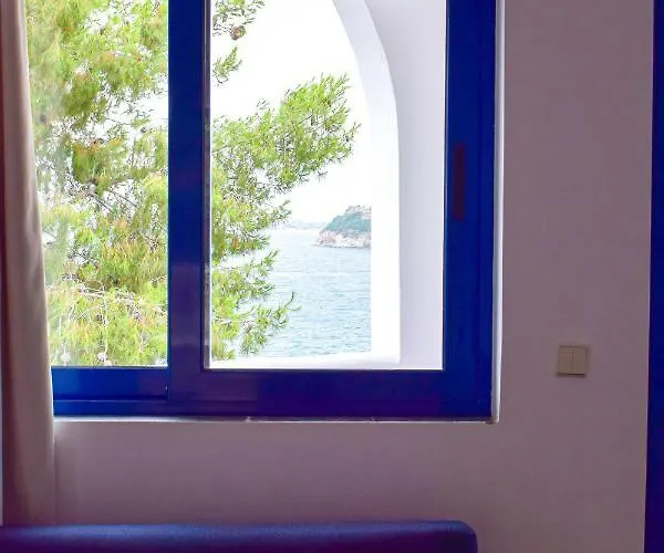 Muses Seaside Parálion Ástros